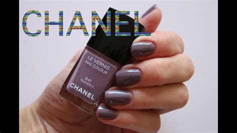 Chanel Tenderly (641) Le Vernis Nail Colour Review